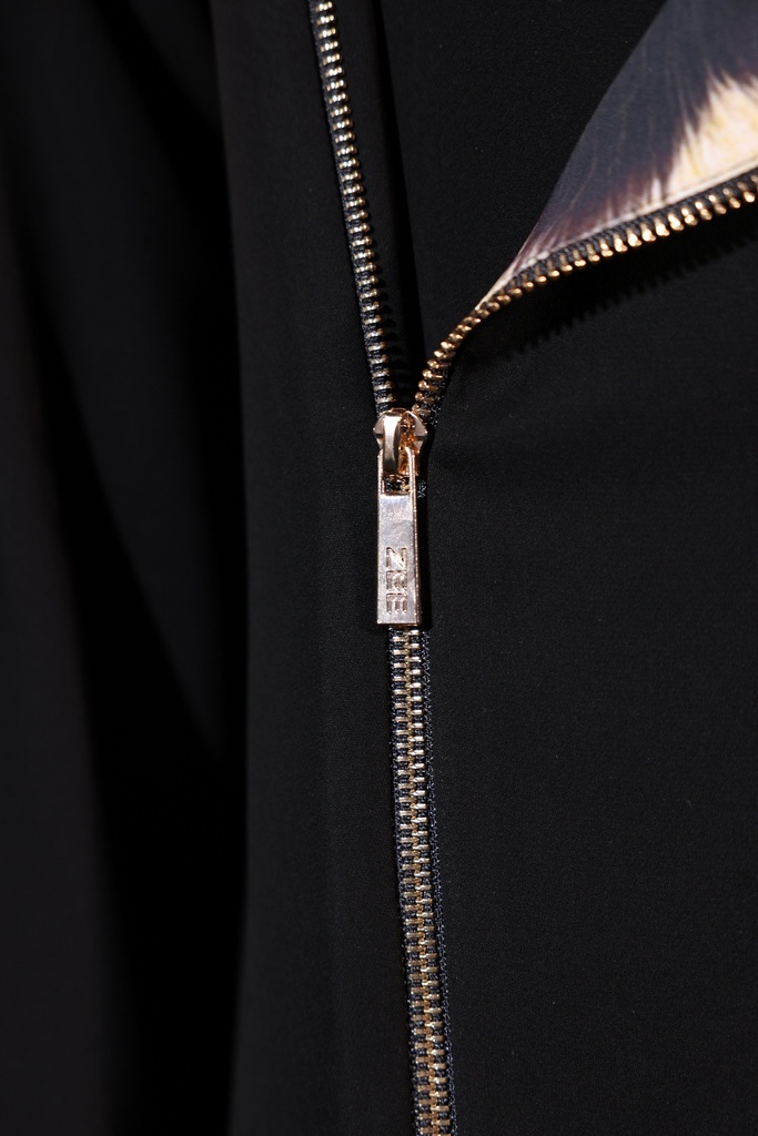 Sand Brush Zip — detail